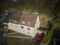 Hauptbild Modernisieren & profitieren: Zweifamilienhaus mit Entwicklungspotenzial