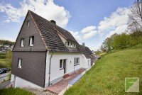 Bild (06a3930da60c8f40aa1ee2d6ffd2937b): Einfamilienhaus im Gr�nen mit gro�em Grundst�ck