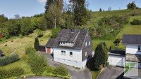 Bild (46c256e2be9a070bfad4c13b75117bc0): Einfamilienhaus im Gr�nen mit gro�em Grundst�ck