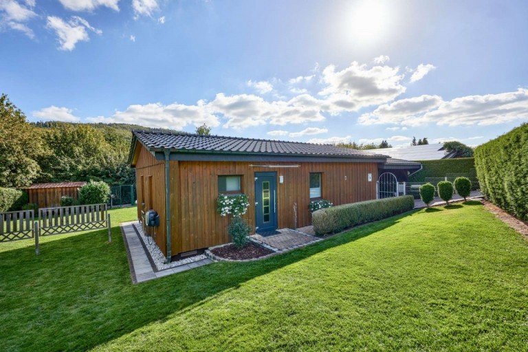 Au�enansicht Meschede Ferienhaus Ferienbungalow im Top-Zustand - komplett eingerichtet und bereit f�r die n�chste Auszeit