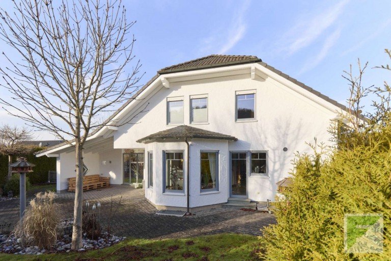 Au�enaufnahme Bestwig / Ostwig Einfamilienhaus Einfamilienhaus mit gro�z�gigem Raumkonzept und Garten in Bestwig-Ostwig