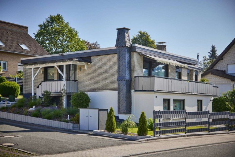 Au�enansicht Meschede Einfamilienhaus Modernisierter Bungalow mit Einliegerwohnung und traumhaftem Garten