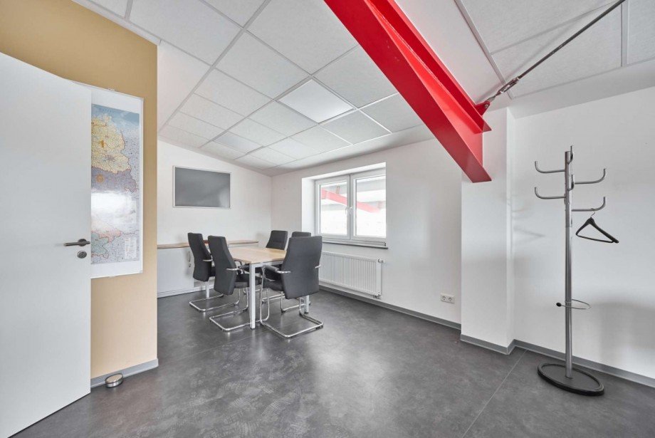 B�ro Halle / Lager / Produktion Anr�chte