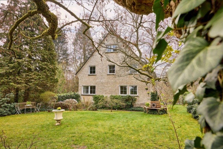 Au�enaufnahme 9 Bergisch Gladbach Einfamilienhaus Modernisiertes EFH in ruhiger Lage mit Traumgrundst�ck am Naturschutzgebiet