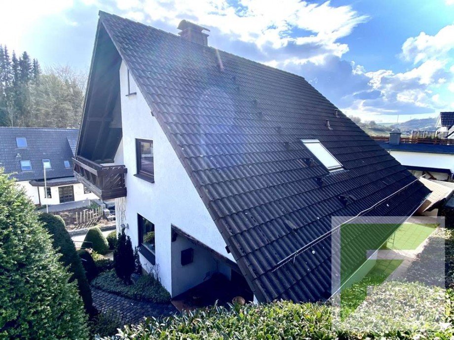 Nordostseite Einfamilienhaus Sundern (Sauerland) / Hachen