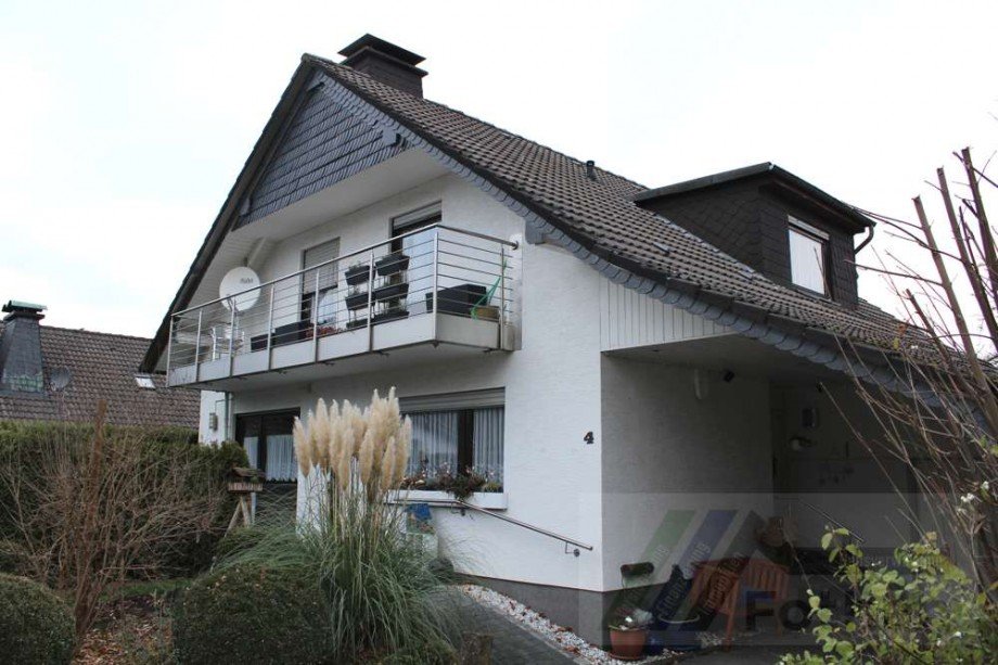 Vorderansicht rechts Einfamilienhaus Sundern-Hachen