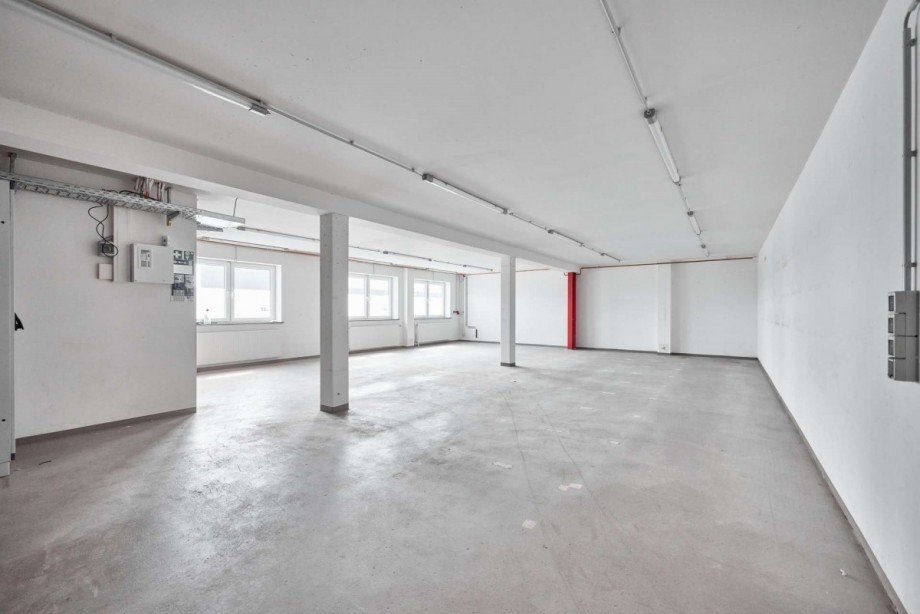 Lager Halle / Lager / Produktion Anr�chte